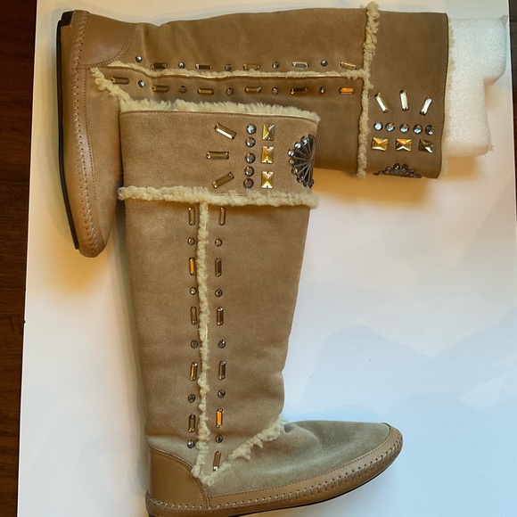 TORY BURCH embellished, Jewel shearling, tall boots/moccasin size 10 - Picture 1 of 5